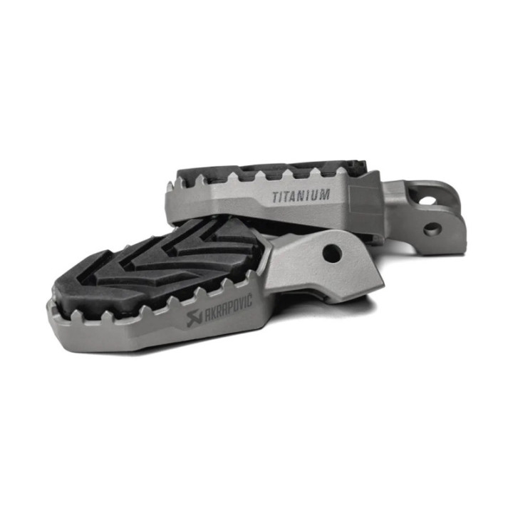 Akrapovic kāju balstu komplekts (titāns) BMW R 1300 GS Adventure 2024-2026